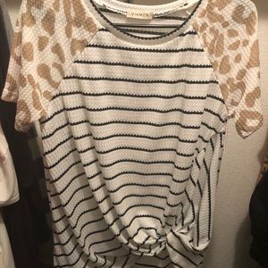 Waffle pattern T-shirt with cheetah sleeves